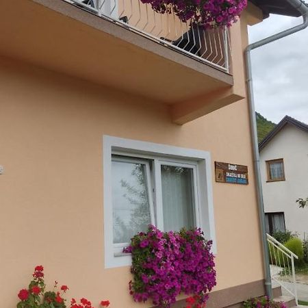 Guest House Sobic Sipovo Eksteriør billede